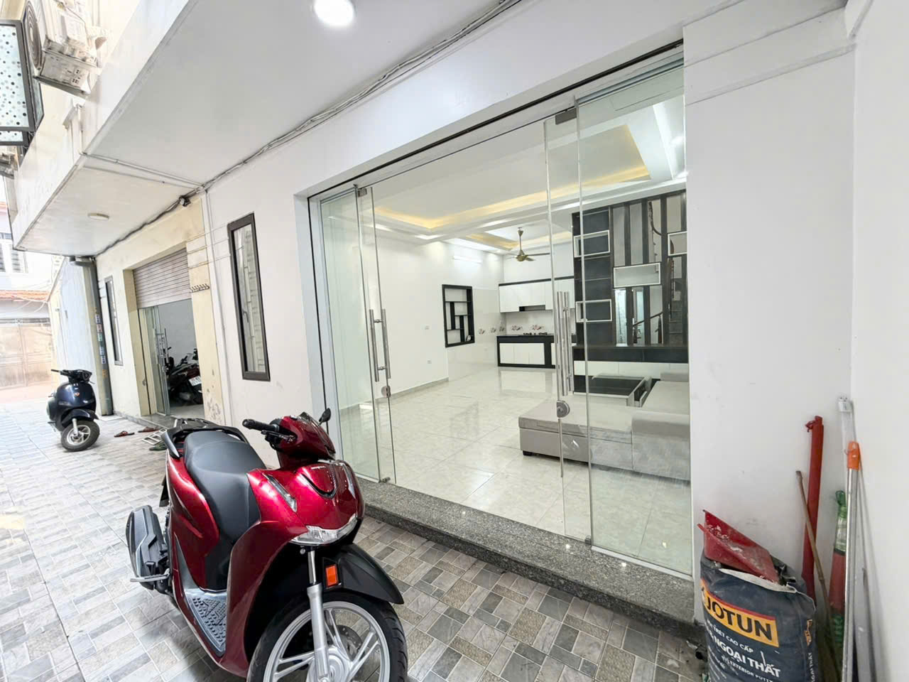 ❌Bán nhà Trại Lẻ - 50m 3 tầng - sân riêng - gần AEON