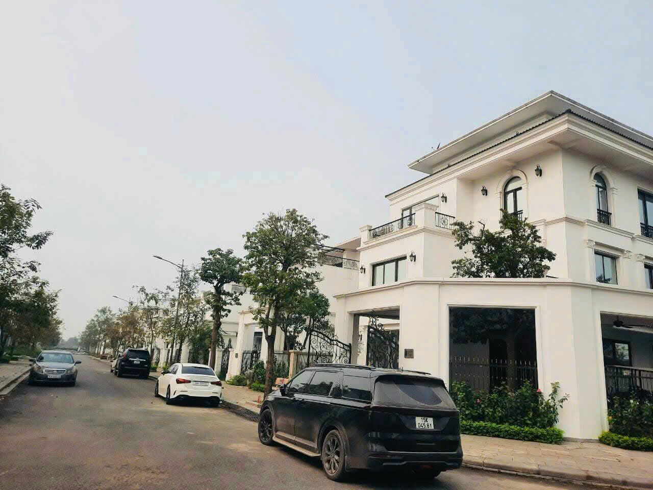 Biệt thự Làng Việt Kiều - 232m 3 tầng - Đường 24m cực rộng