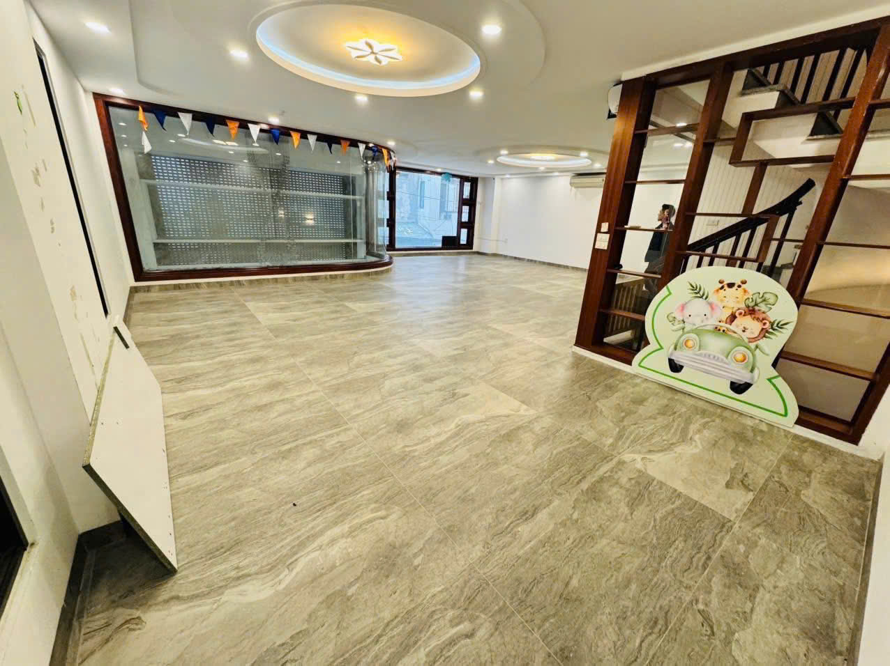 Nhà Kim Mã Nguyễn Thái Học Mặt Tiền 10M 9 Tầng 68 Tỷ Ô TÔ -Kinh Doanh