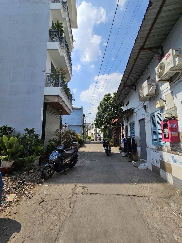 CHỈ 4,99 TỶ, 74M2, HXH, NGUYỄN VĂN QUÁ, Q12.