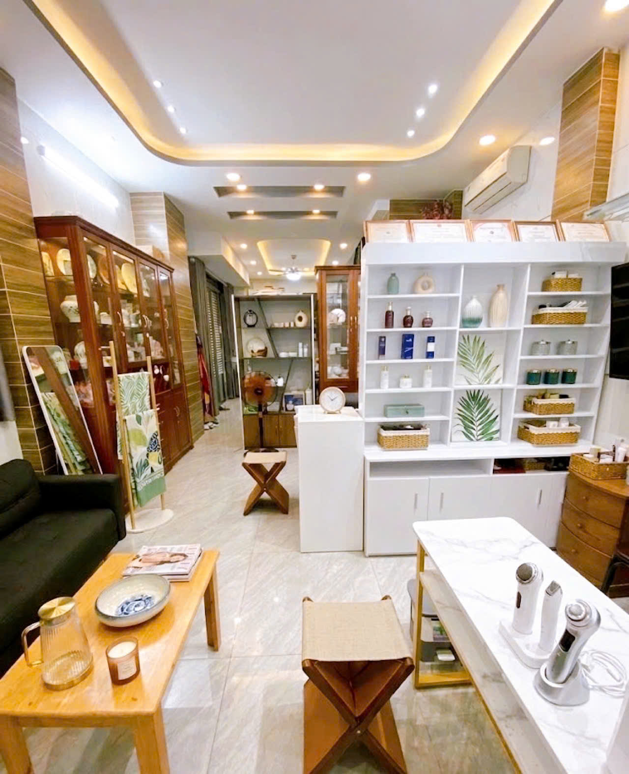 Nhà mới hẻm Ô tô Cách Mạng Tháng Tám – QUẬN TÂN BÌNH – 4.3 x 14 m (60 m2) – 10.5 tỷ