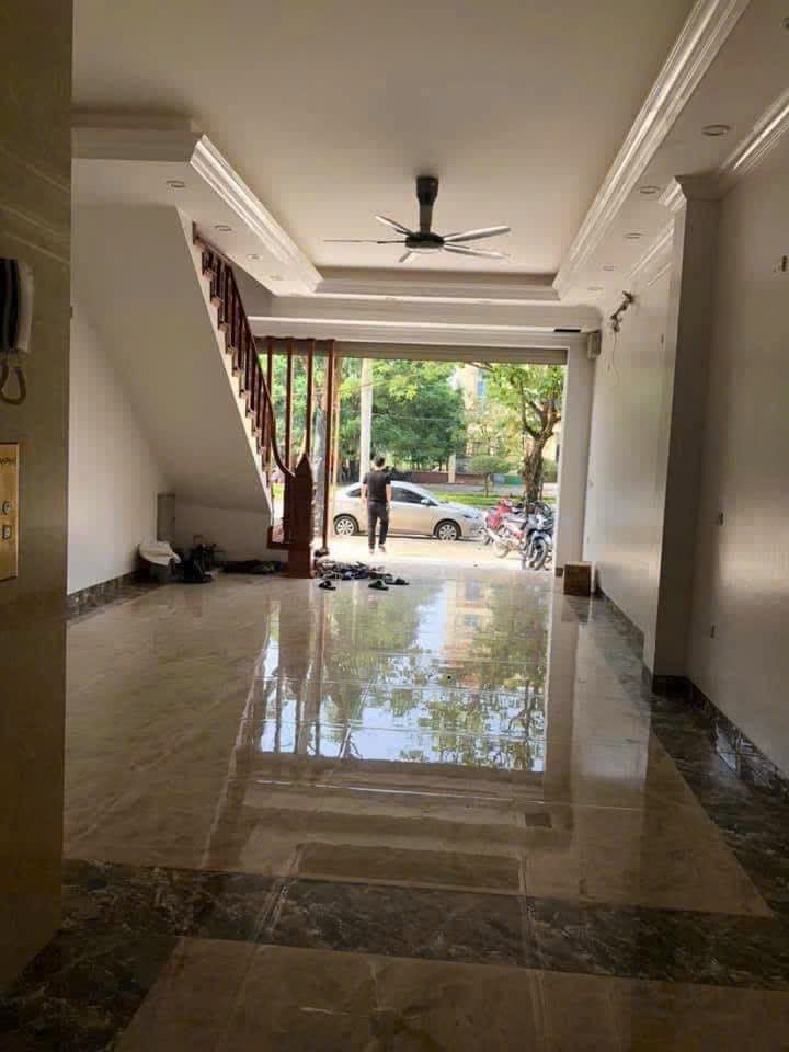 CHÍNH CHỦ ) CHO THUÊ NHÀ 05 TẦNG ĐỂ KINH DOANH - VỊ TRÍ VÀNG TẠI TP. THANH HÓA