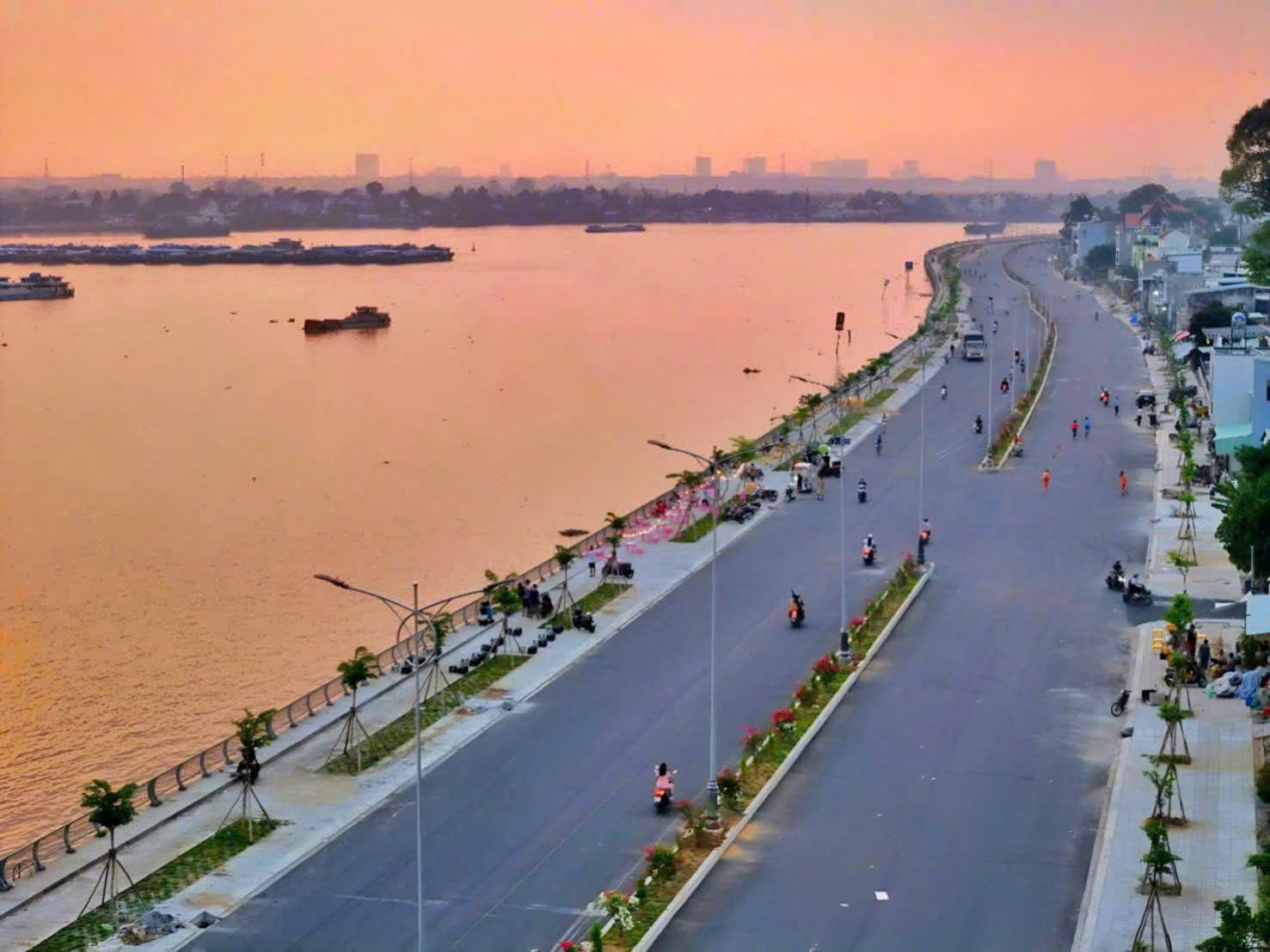 BÁN căn nhà 1 TRỆT 2 LẦU BỜ KÈ BỬU LONG còn mới BIÊN HOÀ