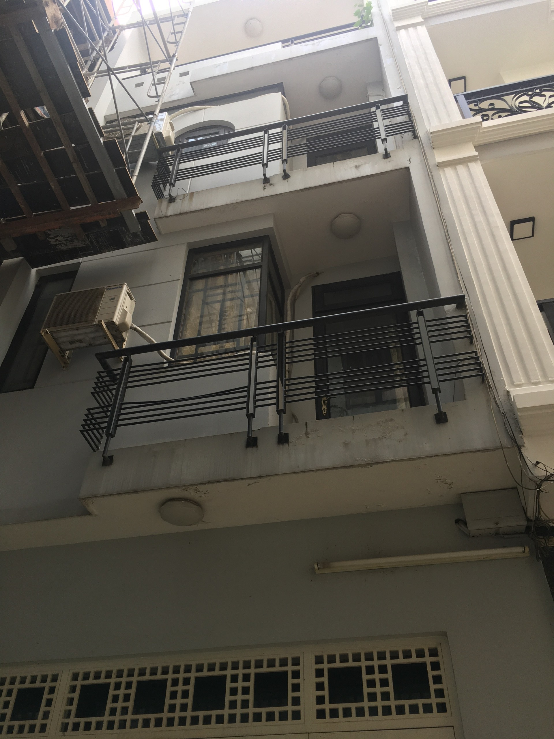 BÁN NHANH NHÀ MẶT TIỀN TRẦN HƯNG ĐẠO ,TRUNG TÂM QUẬN 5