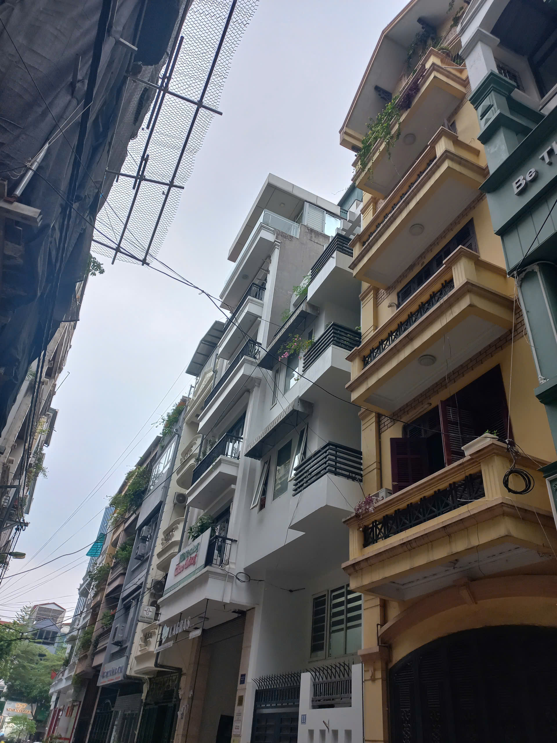 Cho thuê nhà phân lô phố Trung Kính, Vũ Phạm Hàm giá rẻ Diện tích: 90m² giá 36tr/tháng