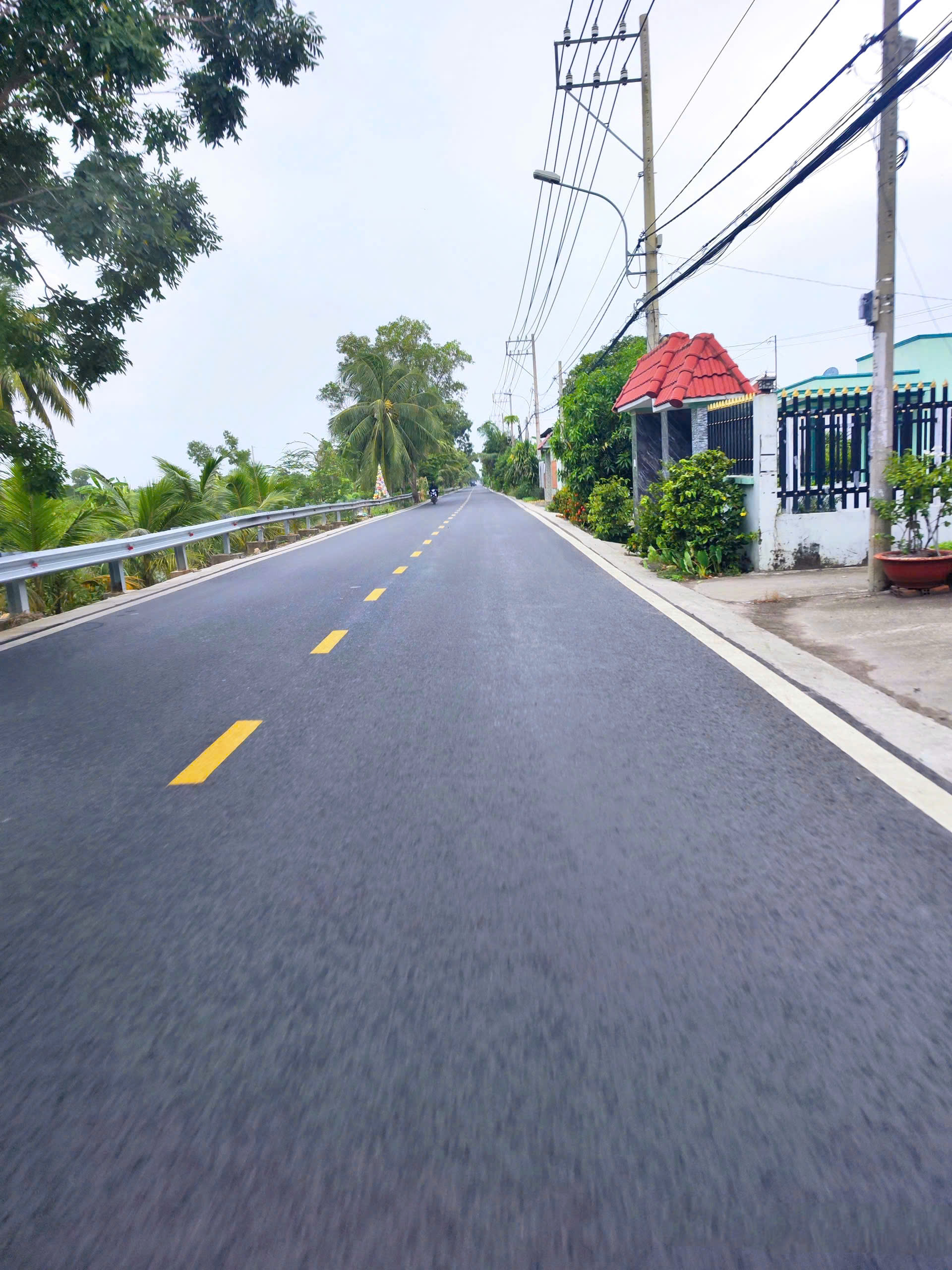 CẦN BÁN 1664M2 ĐẤT THỔ CƯ ĐƯỜNG XE TẢI TỚI ĐẤT
