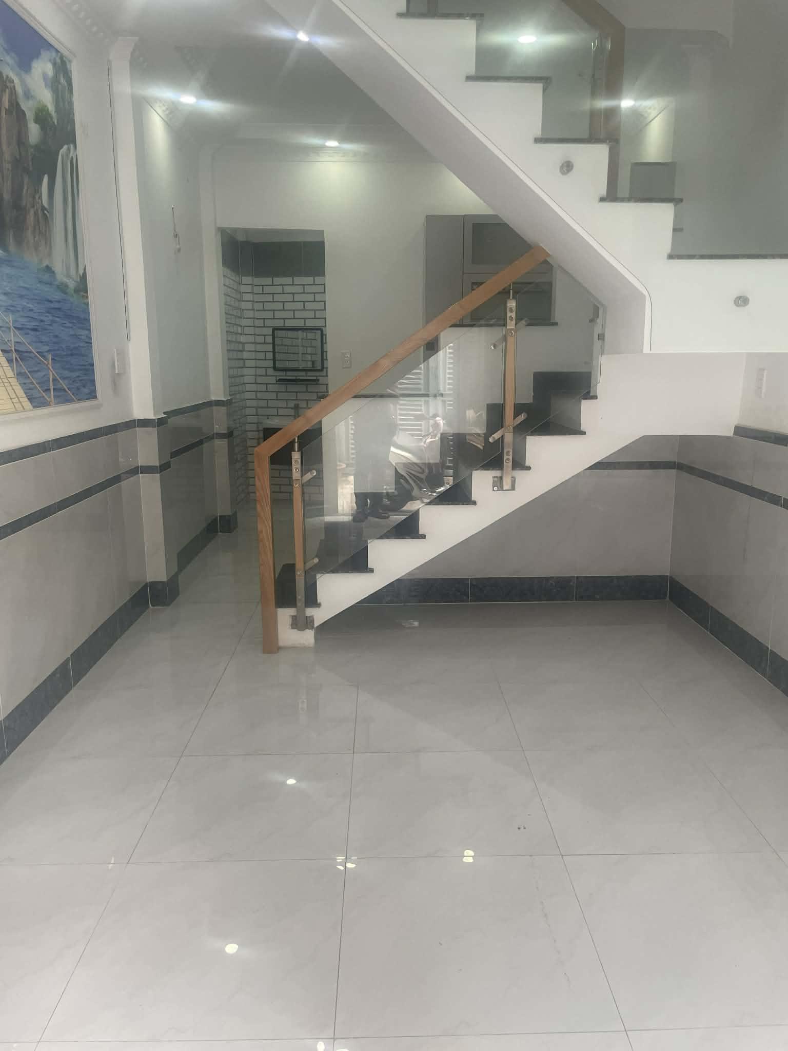 ĐỨA EM CHO THUÊ NHÀ 2 LẦU HUỲNH THỊ HAI – HXH TỚI CỬA – FULL NỘI THẤT – 2PN 2WC – Ở NGAY