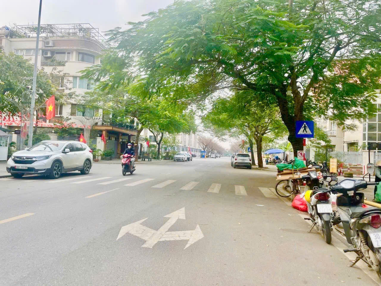 Bán nhà Liền kề khu đô thị An Hưng, Dương Nội, Hà Đông 82.5m 5 tầng mt 5m phân lô vỉa hè ô tô tránh kinh doanh hơn 20 tỷ