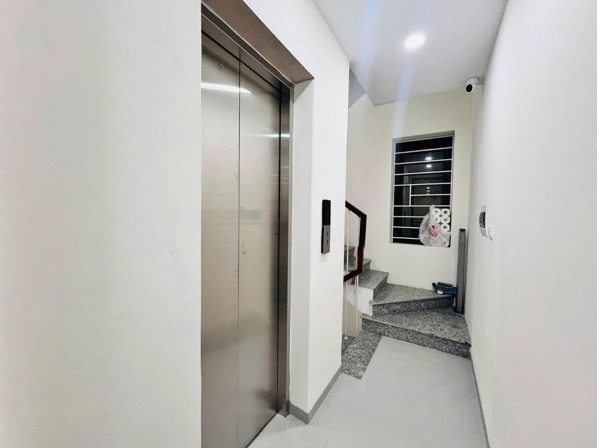 Phố Trần Quang Diệu 58m2, 7T thang máy, MT5m ô tô 2 thoáng gần Vườn Hoa 1-6
