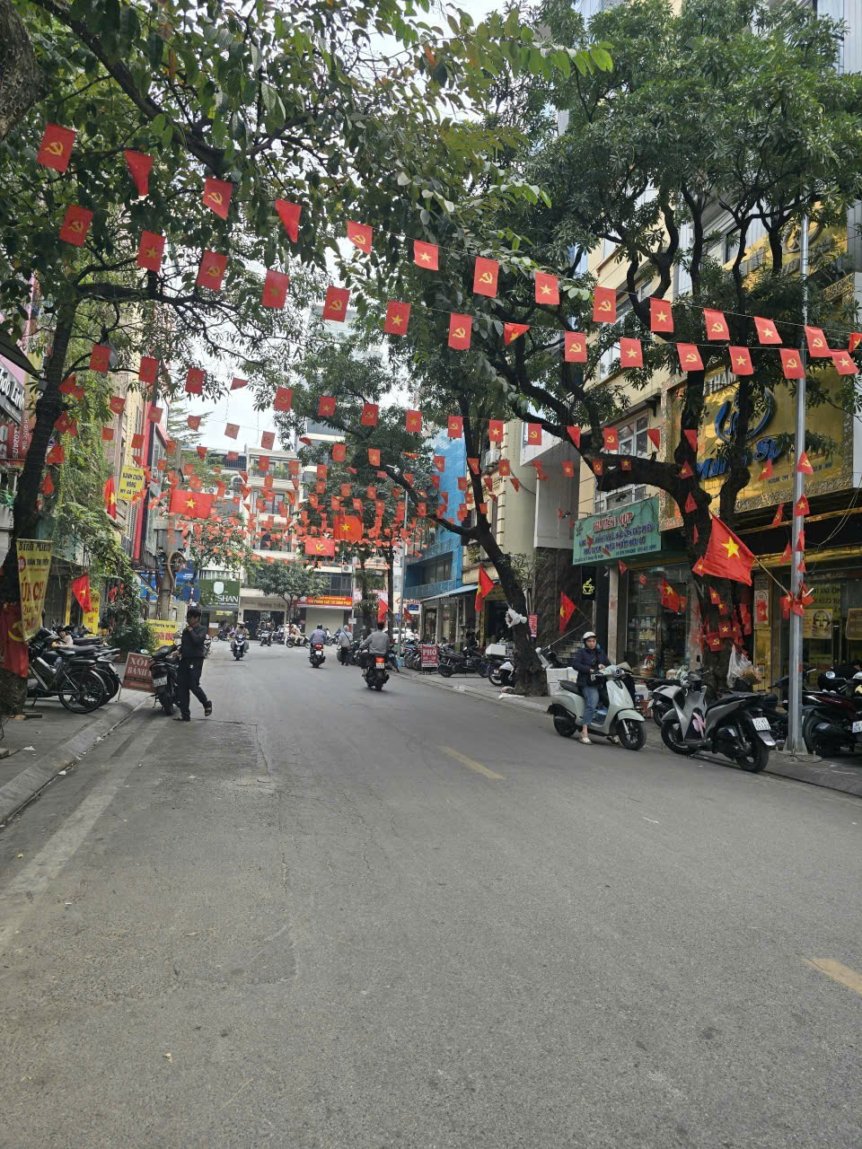 Bán nhà ĐỐNG ĐA - Mặt phố - Vị trí cực đẹp - Kinh doanh sầm uất - Cực HIẾM