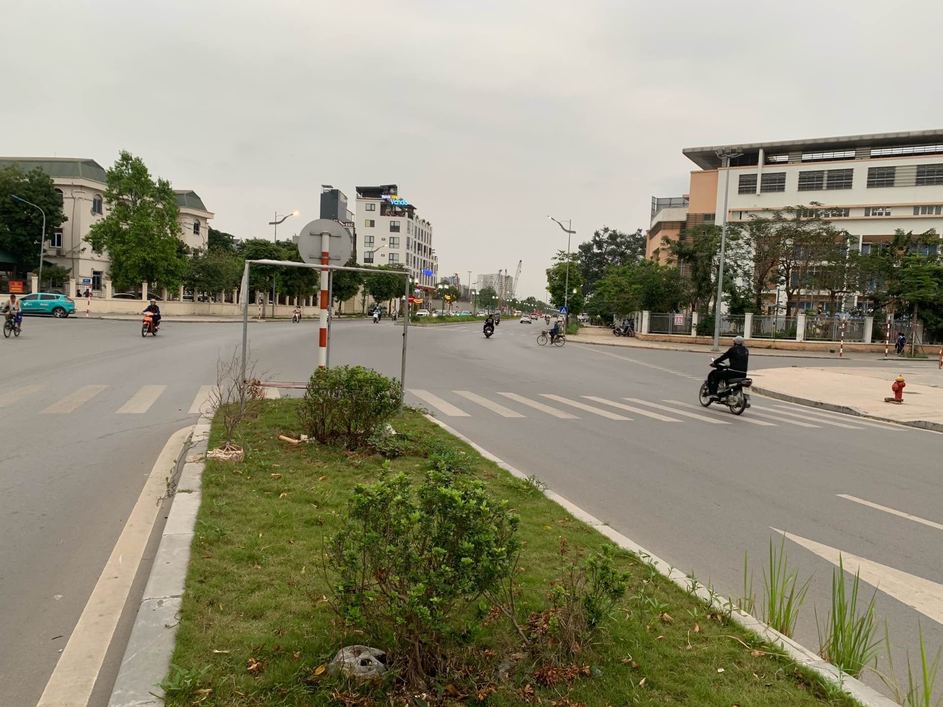 BÁN ĐẤT MẶT PHỐ NGỌC THỤY 70M2- MT 5.5M- KINH DOANH ĐỈNH- 31.x TỶ