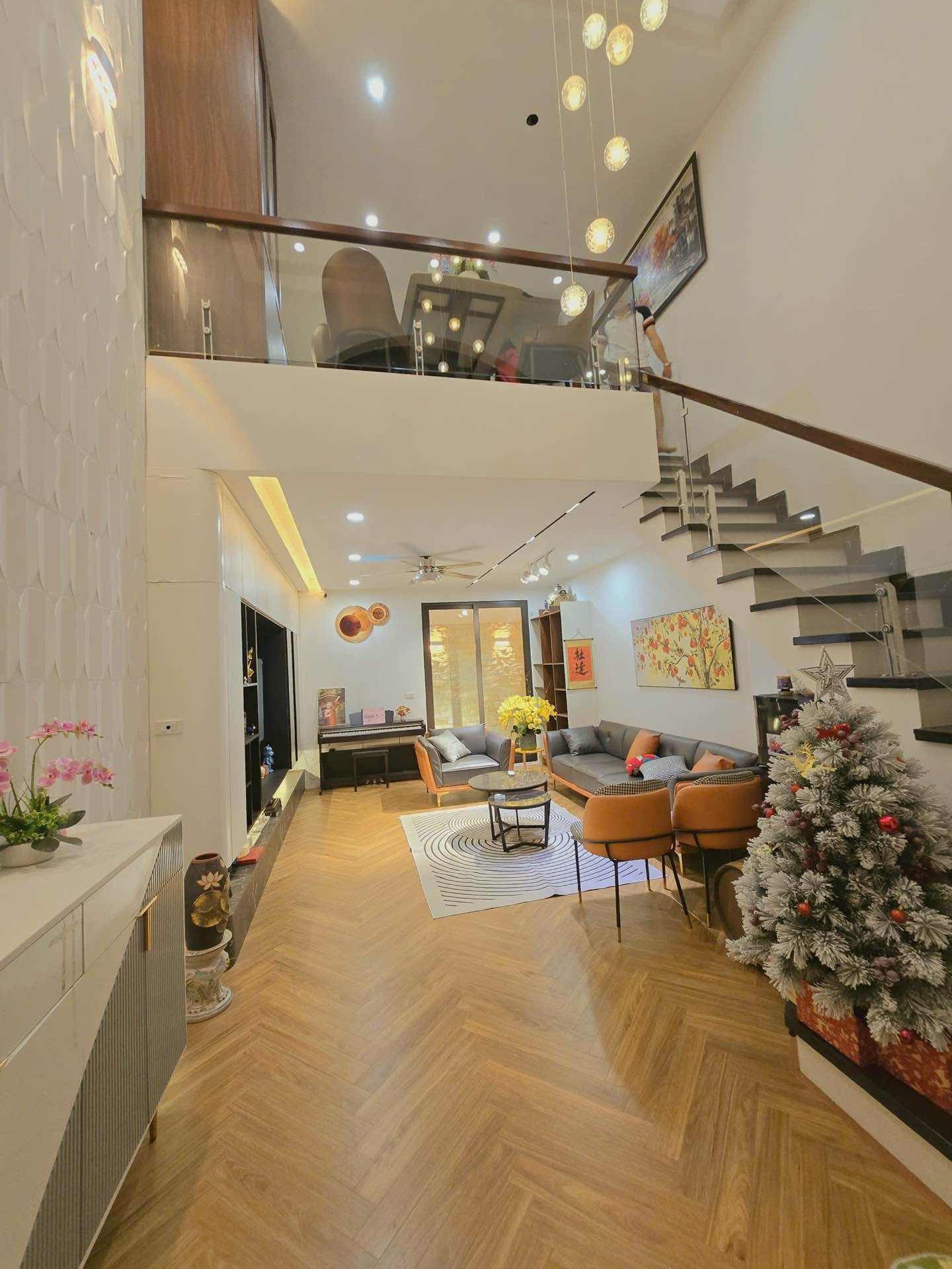 BÁN NHÀ SÁT CHẾ LAN VIÊN – NGAY KĐT RESCO – NHÀ ĐẸP LONG LANH – 47M2 – MT 5M – GIÁ 11,7 TỶ