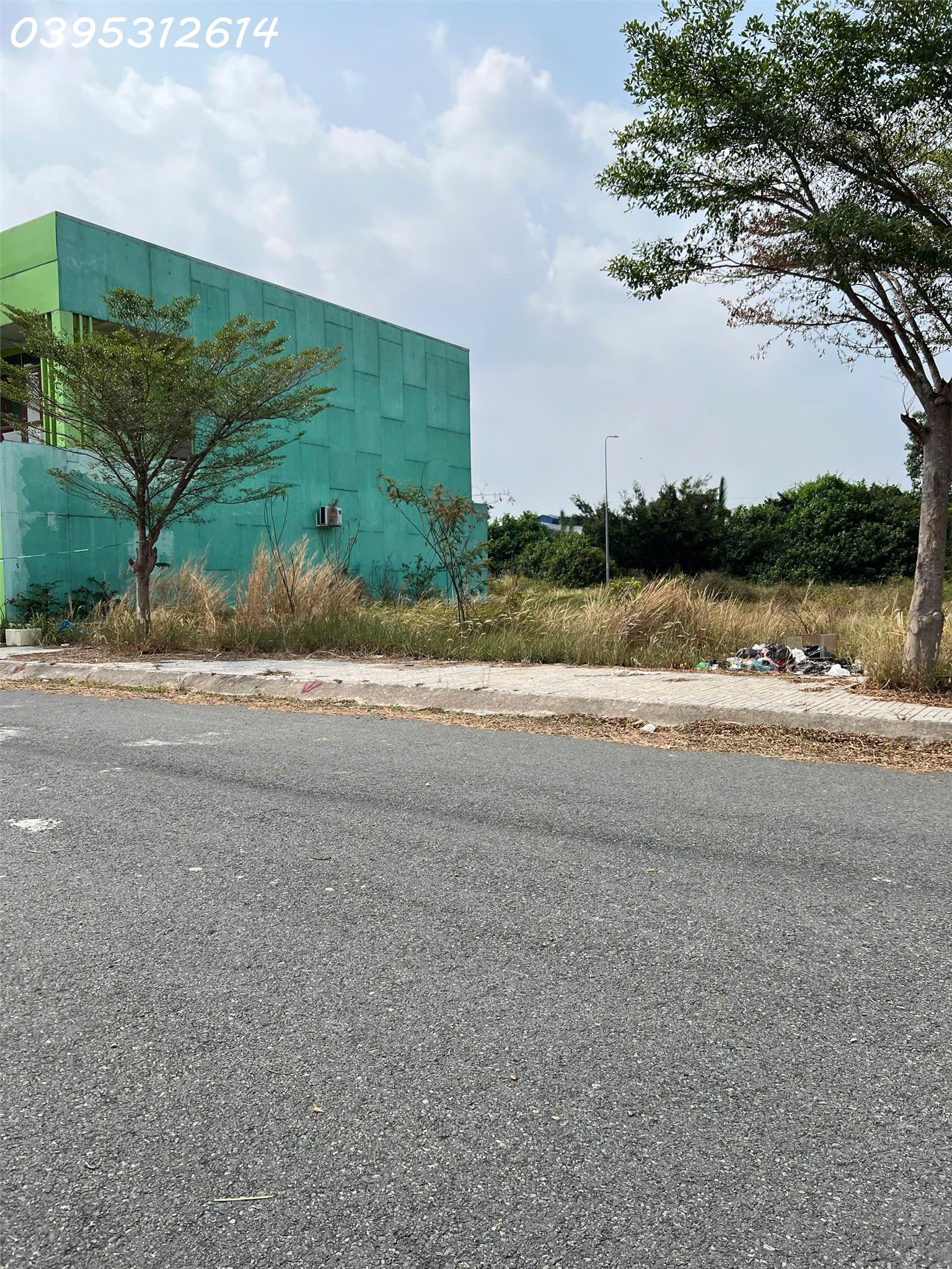 Bán đất nền đẹp khu dân cư Tân Đô 6x19m view hồ