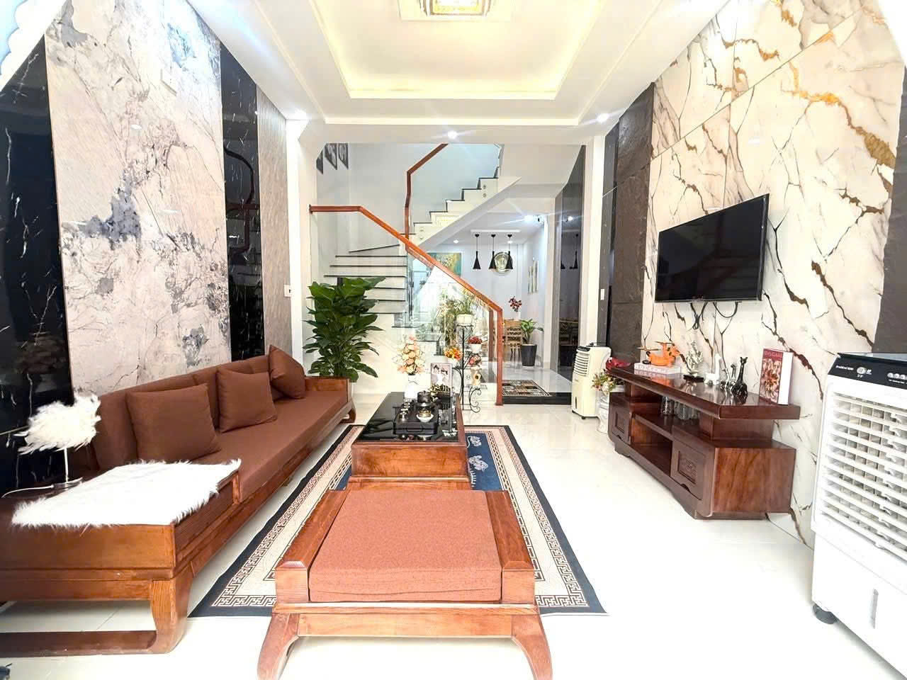 Bán nhà 3 tầng 3mê K140 Phạm Nhữ Tăng - Gần đường chính