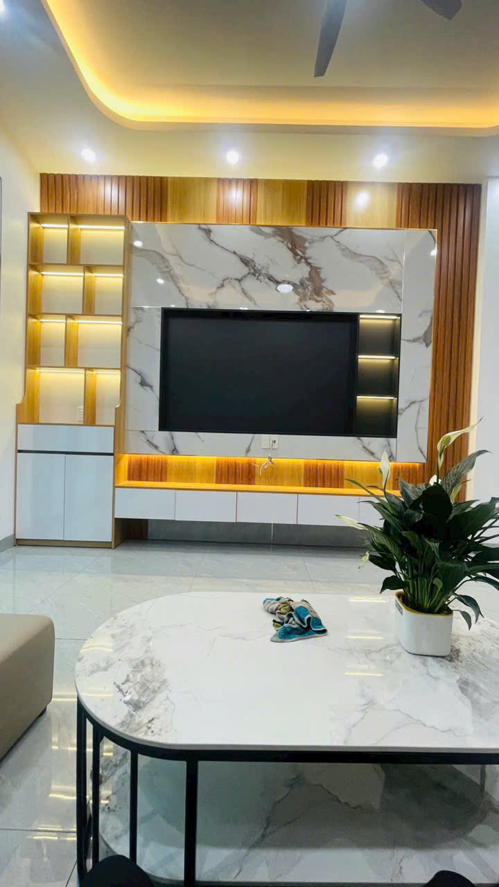 Nhà 3 tầng Triệu Quang Phục Cẩm Thượng 45.5m2 hiện đại đường rộng giá 2tỷ050tr