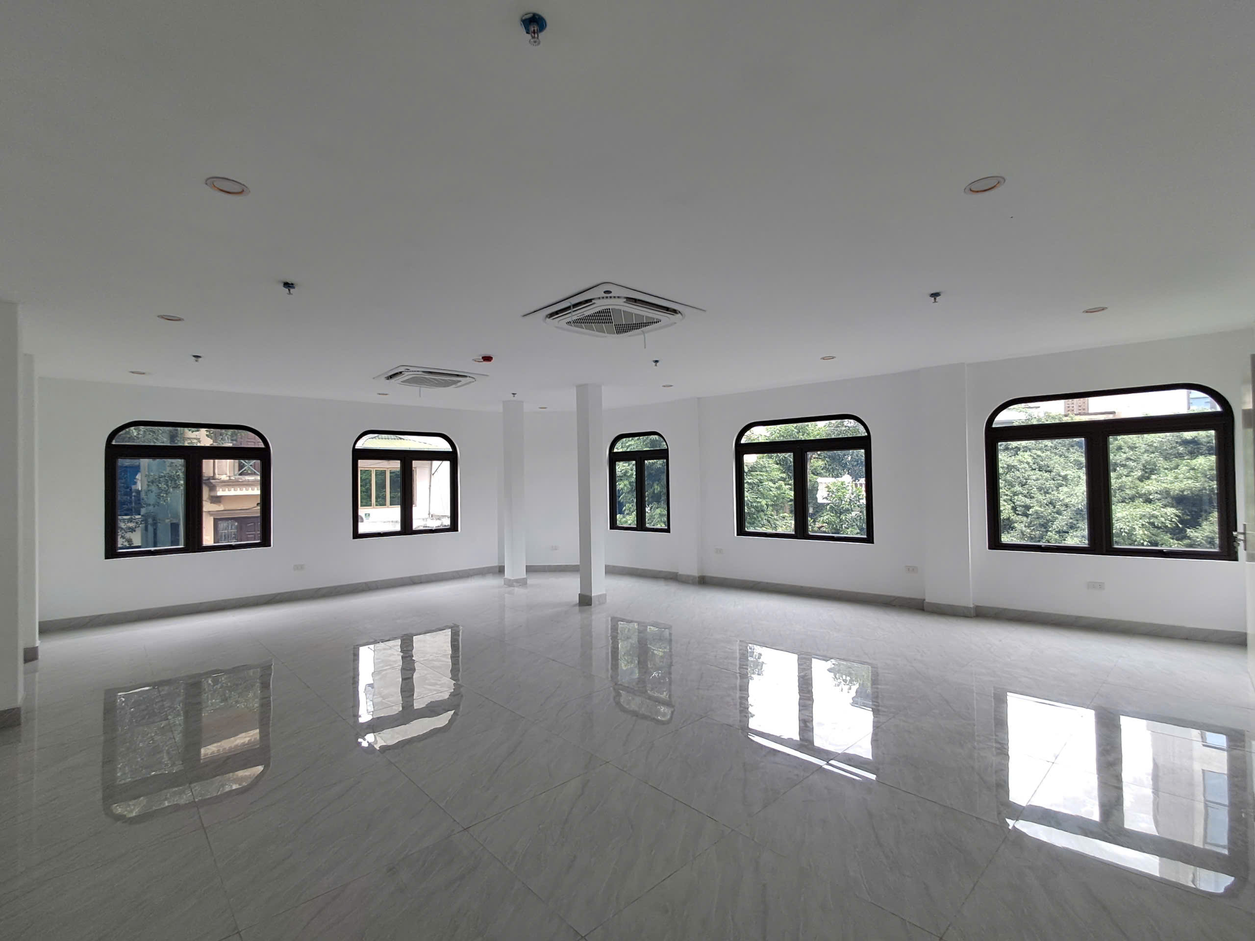 60TR/THÁNG! LÔ GÓC! MẶT PHỐ QUẬN THANH XUÂN 90M2, 8 TẦNG, MT6M. THÔNG SÀN – THANG MÁY