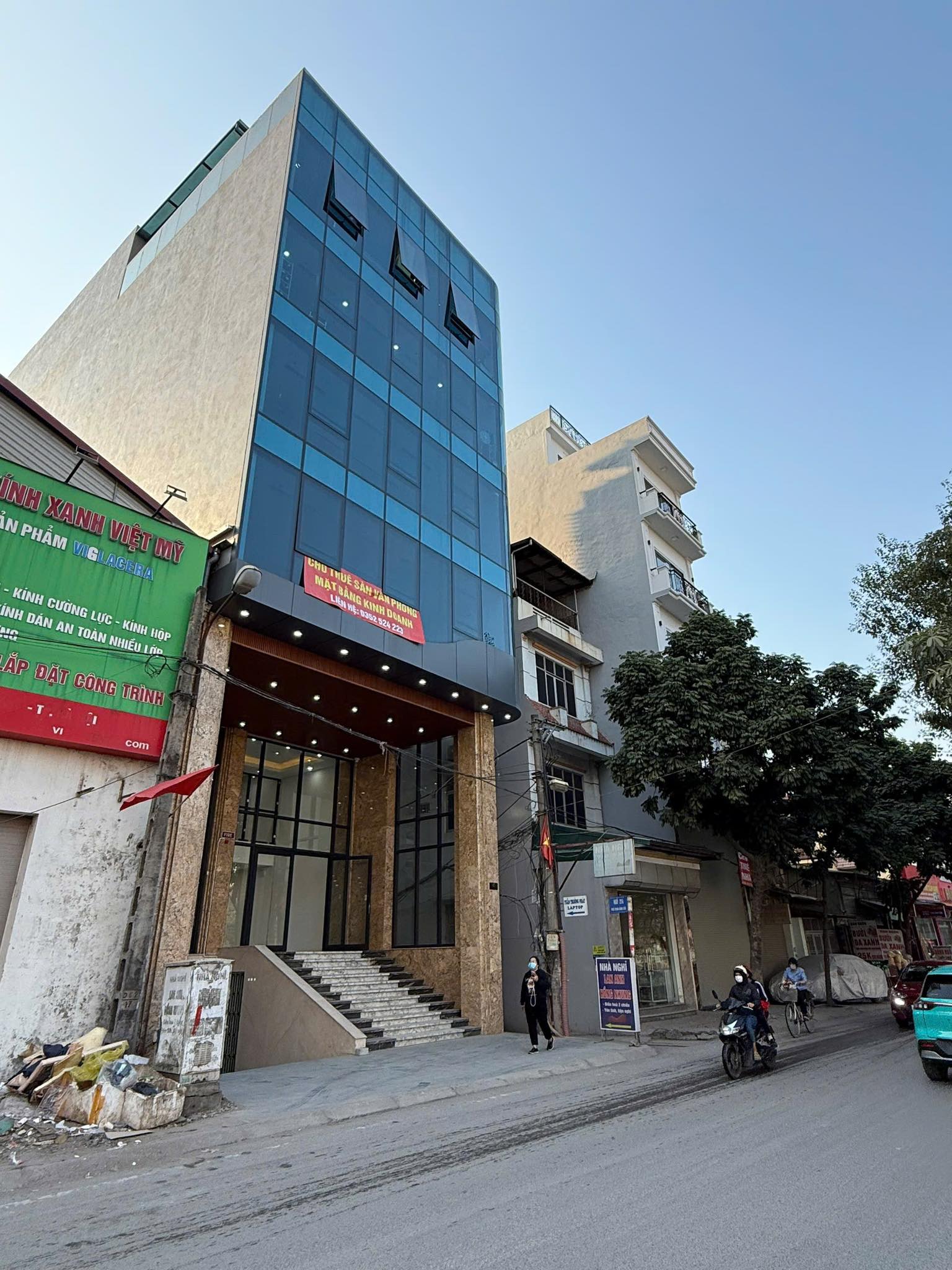 BÁN NHÀ MẶT ĐƯỜNG KHƯƠNG ĐÌNH. 350M2 - C4 - MT 12M. VỈA HÈ RỘNG.