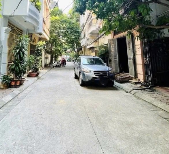 LẠC TRUNG - VỈA HÈ - ÔTÔ TRÁNH ĐỖ - GIAO THÔNG TIỆN LỢI