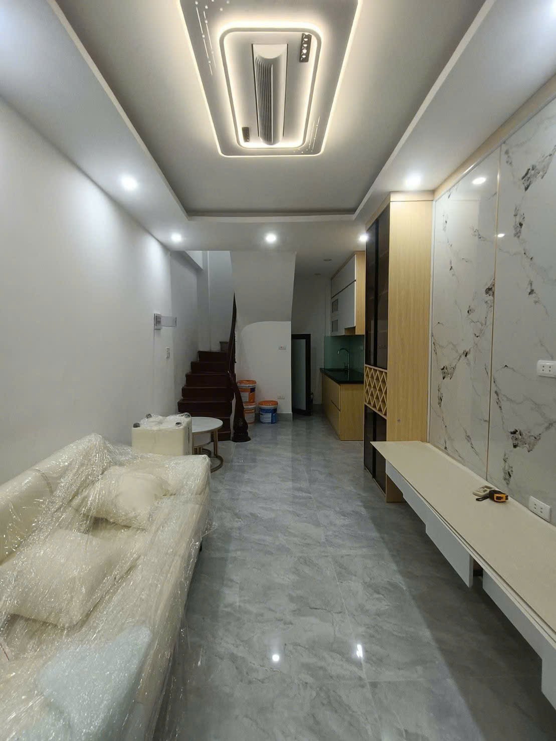 TÔN THẤT TÙNG - CHÍNH CHỦ - NHÀ MỚI - FULL NỘI THẤT - NGÕ RỘNG - GẦN PHỐ - 30M² NHỈNH 8 TỈ