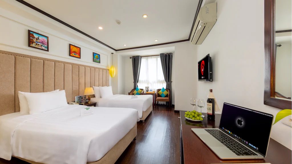 (Chính chủ) bán tòa khách sạn mặt phố Cửa Bắc đã xây 12 tầng 56 phòng, mặt tiền 6.8m, 218 tỉ
