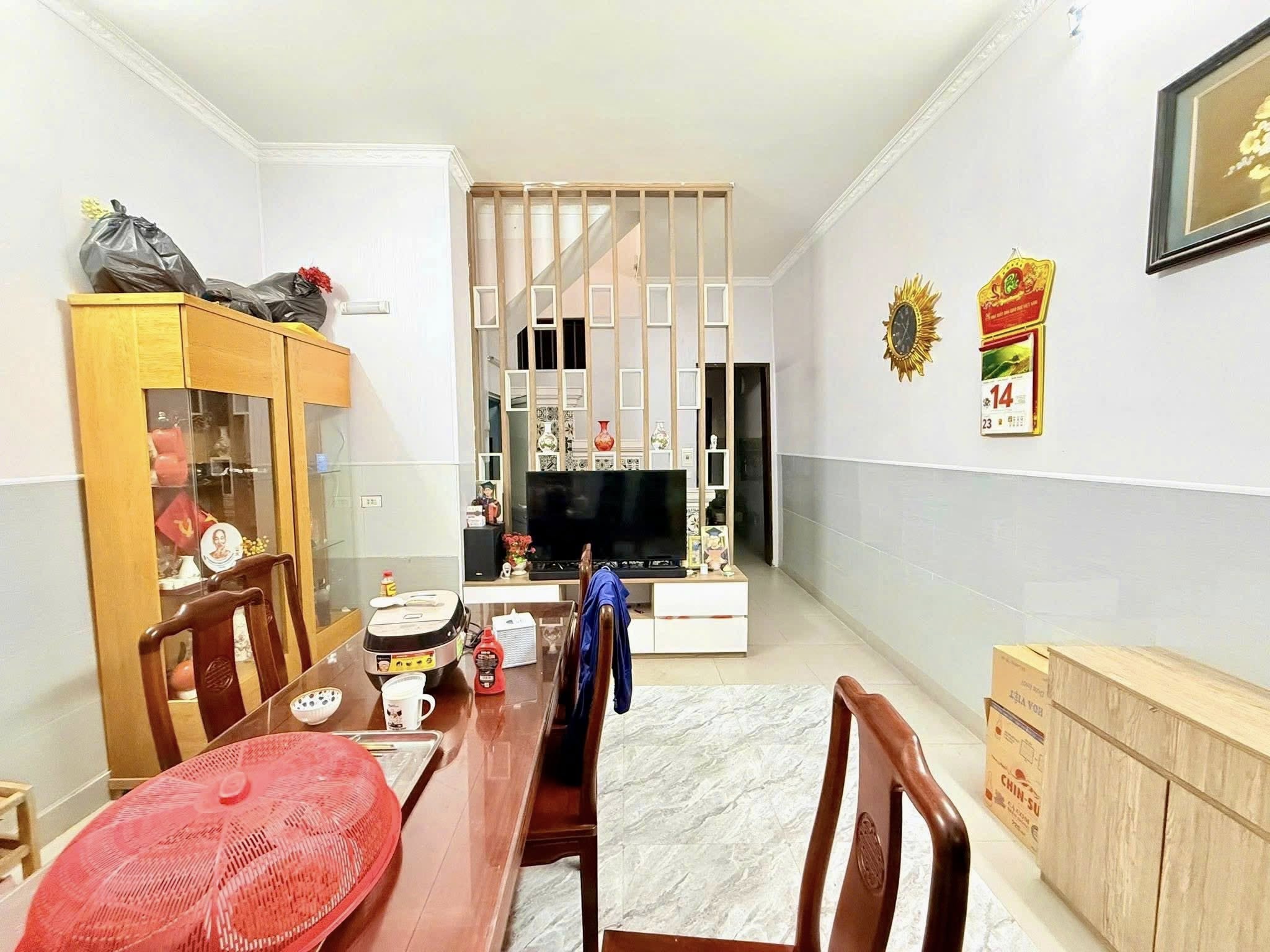 (Chính chủ) bán căn nhà mặt phố Trần Quốc Toản đã xây 5 tầng thông sàn, 20m2, mặt tiền 4.2m, chỉ 14.5 tỉ