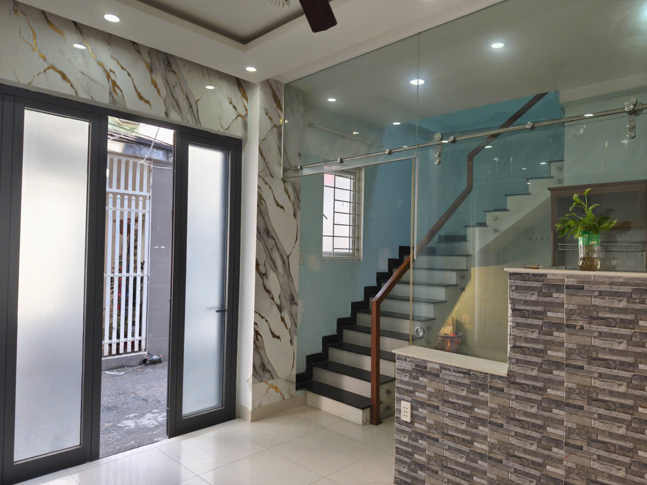 ♣ Góc Kiệt Ô tô thẳng thông Lê Đình Lý 40.2m2, 2 tầng đúc, kinh doanh tốt, 3.x tỷ