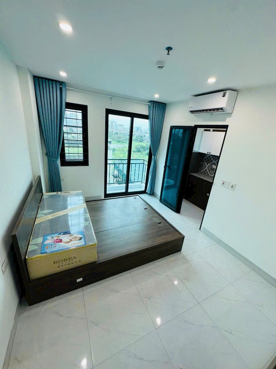 Bán căn hộ chung cư đường Trần Quý Kiên nhà N07 67 m2 giá 6ty