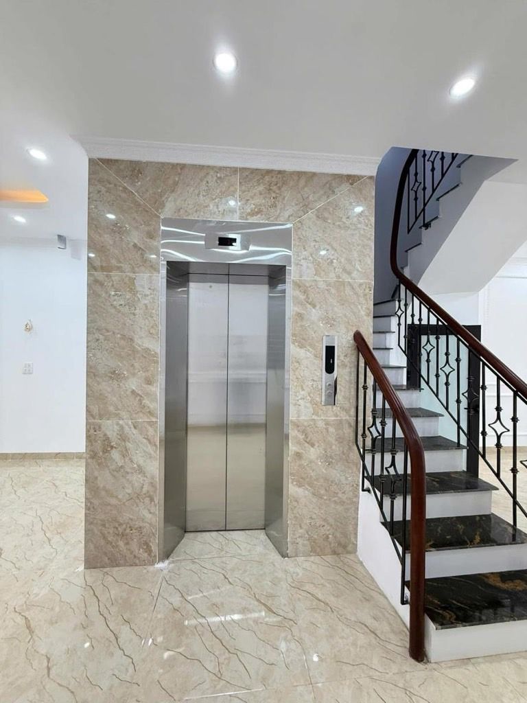 Bán nhà siêu đẹp Cổ Linh- Gara- Thang máy-Full NT 60m 6 tầng mặt tiền rộng nhỉnh 12 tỷ(TL)