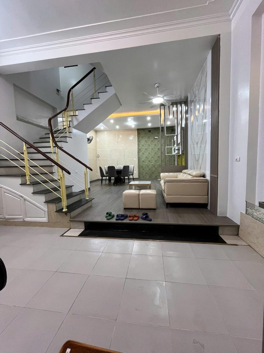 Cực Hiếm! Nhà 5 Tầng Thang Máy Lê Đức Thọ – Full Nội Thất, Ô Tô Gần nhà