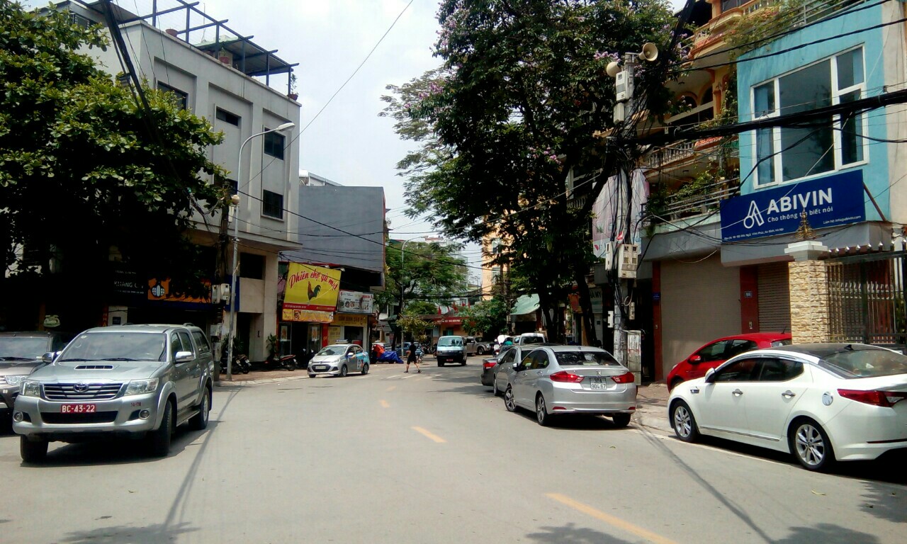 Bán nhà mặt phố Tạ Quang Bửu Hai Bà Trưng Hà Nôi 20 tỷ. SD 100m2 nhà 3 tầng, tầng 1 kinh doanh. Vị trí ngay gần ngã 3 Bạch Mai