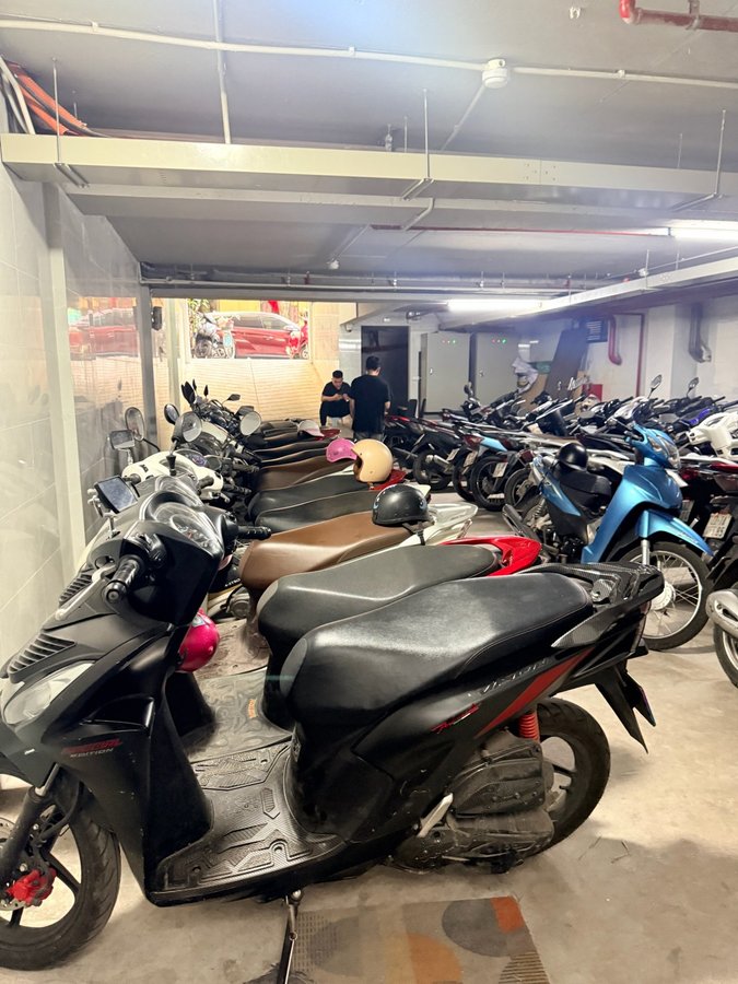 Bán Nhà Dương Khuê. Cầu Giấy. Thang Máy. Lô Góc. Ô Tô. DT 180m2. MT 10m. Giá 88.5 Tỷ.