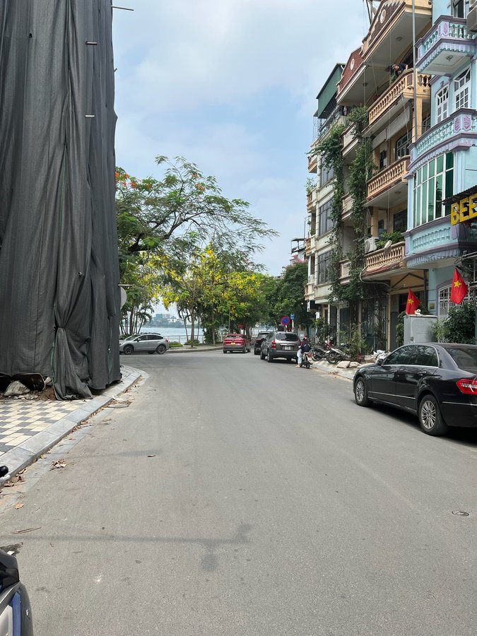 Bán Nhà Lạc Long Quân. Tây Hồ. Thang Máy. Ô Tô. Vỉa Hè. DT 80m2. MT 6.6m. Giá 74.5 Tỷ.