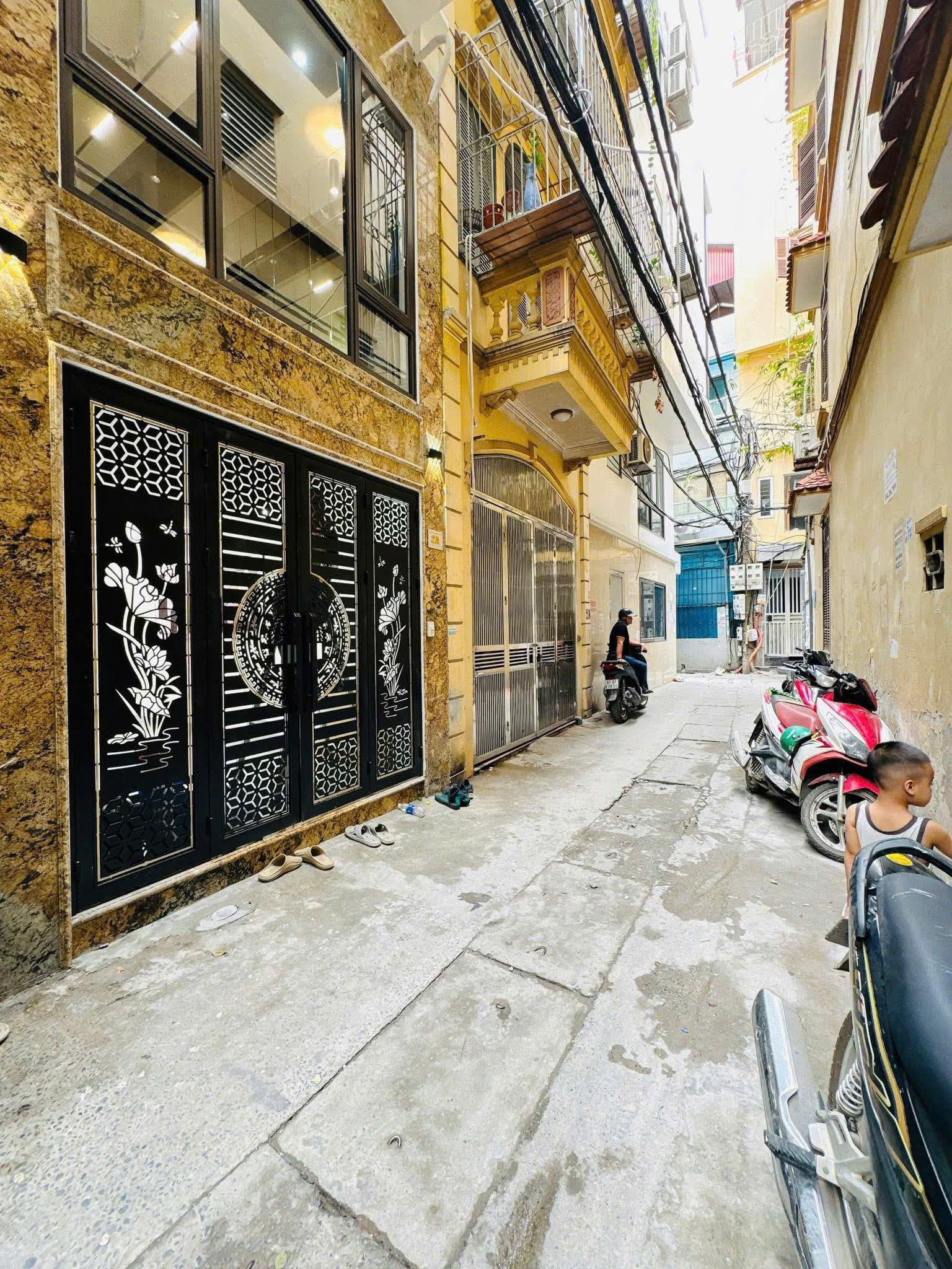 DƯƠNG QUẢNG HÀM – CẦU GIẤY - NHÀ 48M2 – 6 TẦNG THANG MÁY – Ô TÔ ĐỖ CỬA – NHỈNH 15 TỶ