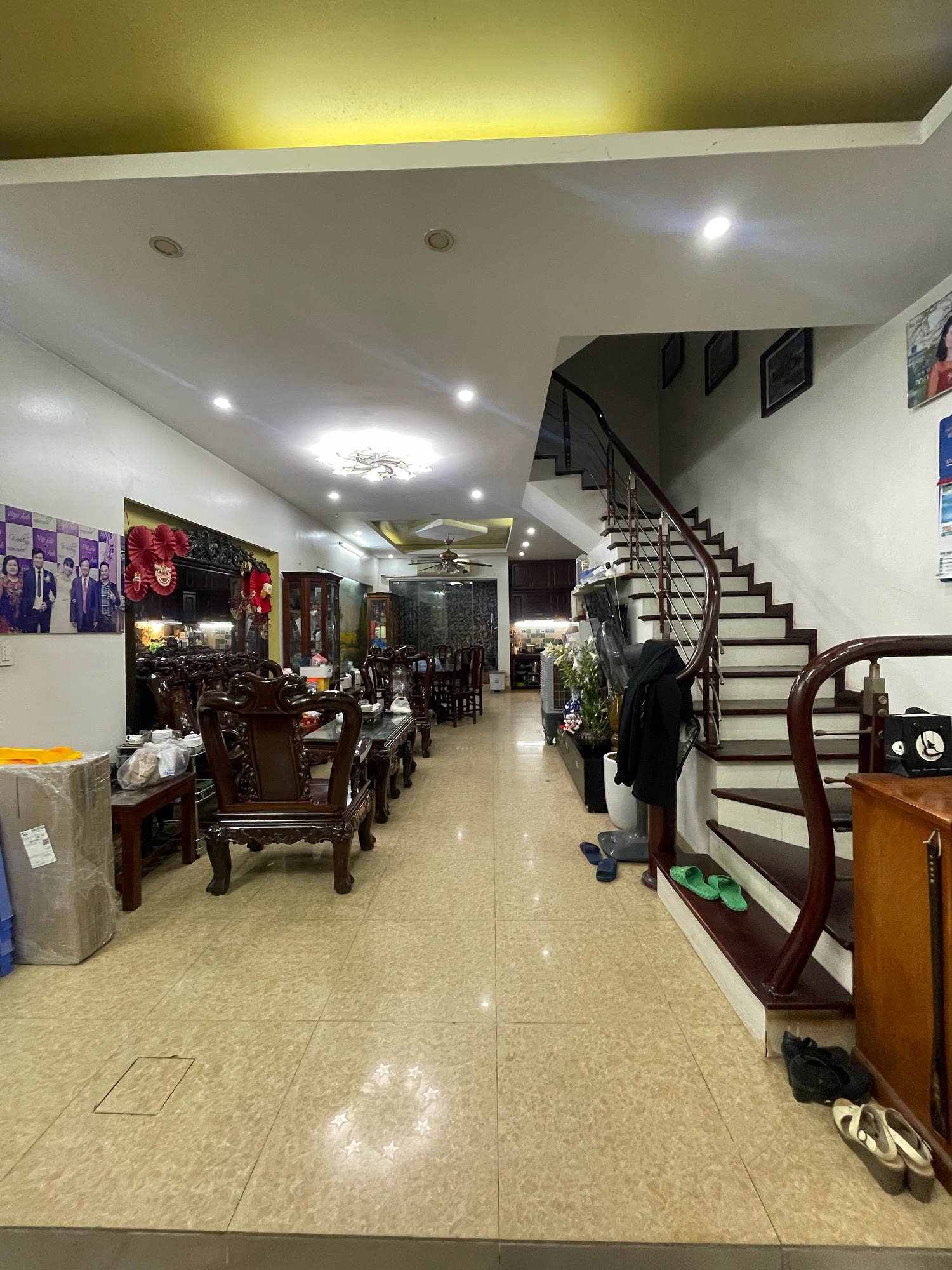 Bán Nhà đẹp Ba Đình-Lô góc-Ngõ thông-Gần phố-Pháp lý chuẩn-Nói không với quy hoạch-Đường Văn Cao mở rộng, tương lai nhà ra sát phố giá trị tăng vọt
