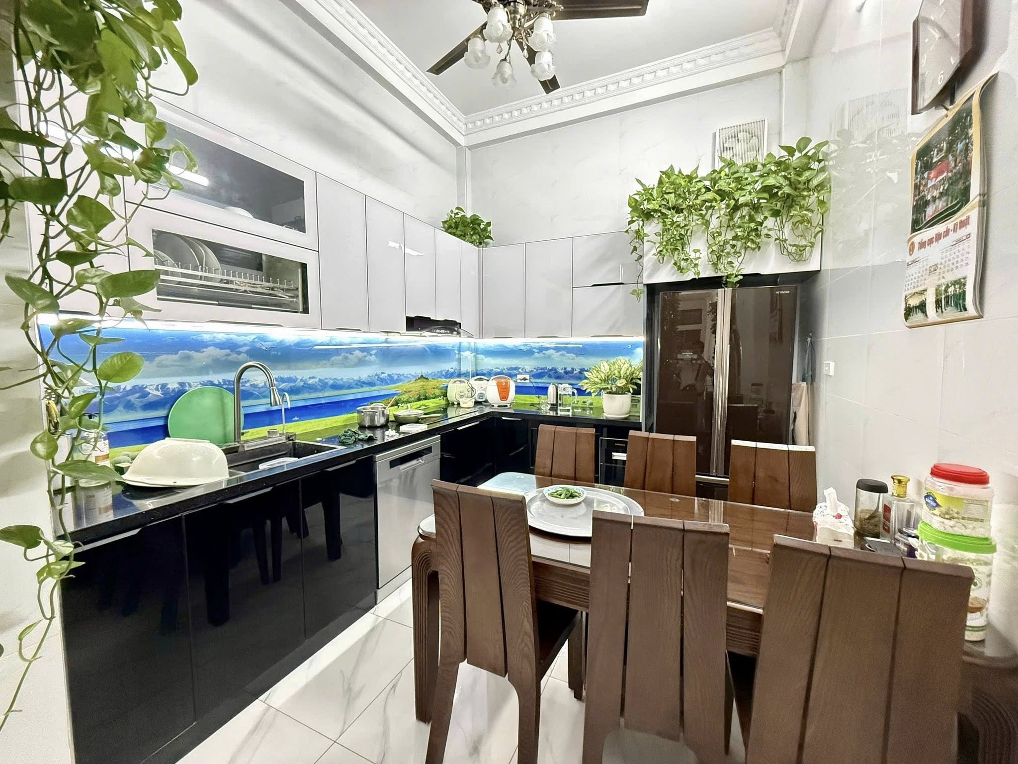 (Chính chủ) bán căn nhà phố Lê Đại Hành, mặt tiền 5m, xây 4 tầng, 70m2, 19.5 tỉ