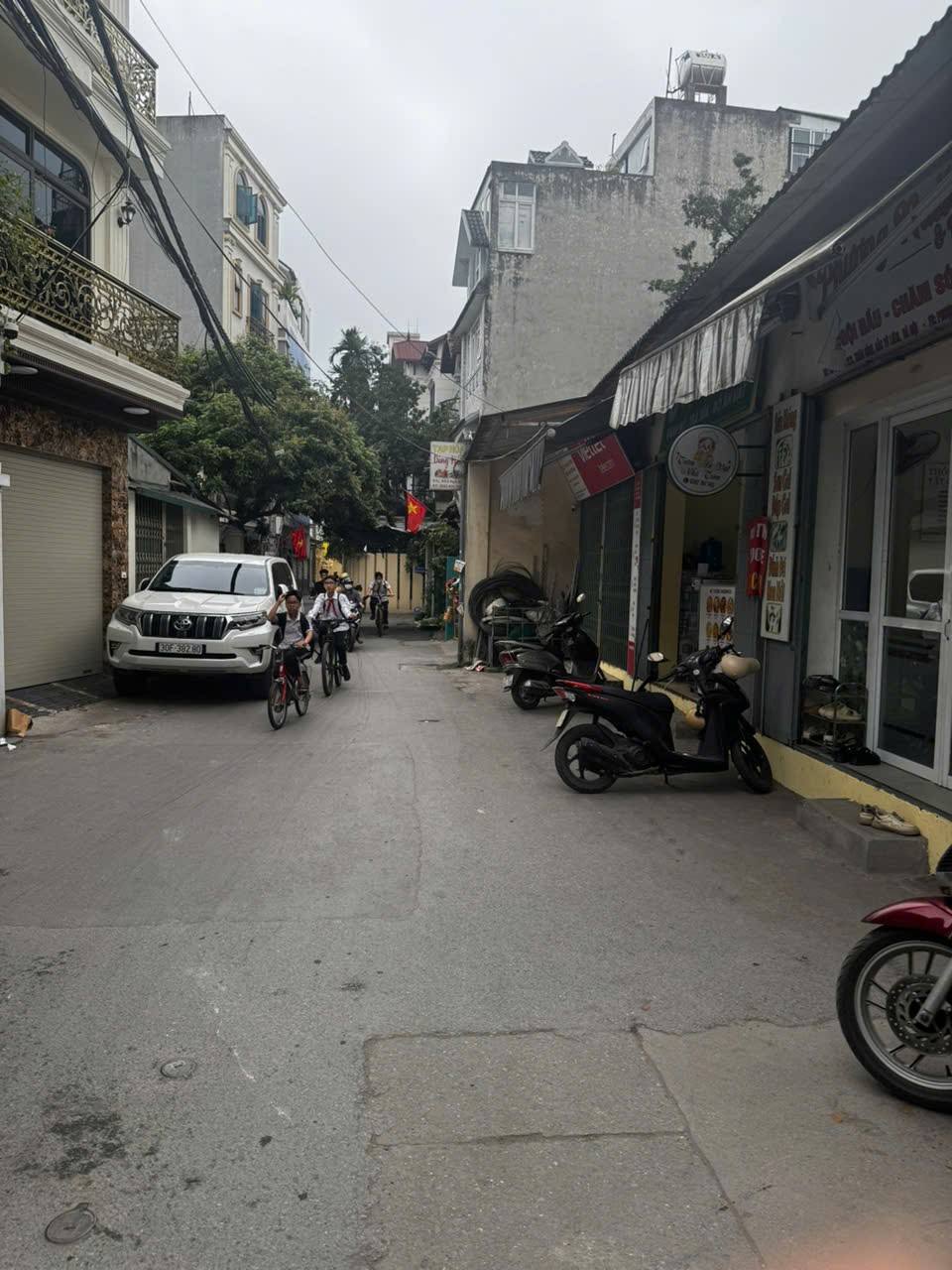 MẢNH ĐẤT, NGÕ 223, XUÂN ĐỈNH, BẮC TỪ LIÊM-KD-Ô TÔ:120M, MT 9M, GIÁ 31 TỶ.