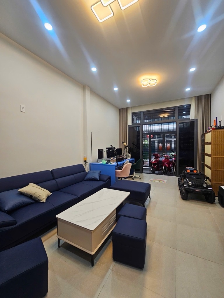 L2306 Siêu phẩm Lê Đức Thọ 97m2 sát chợ Xóm Mới giá sốc