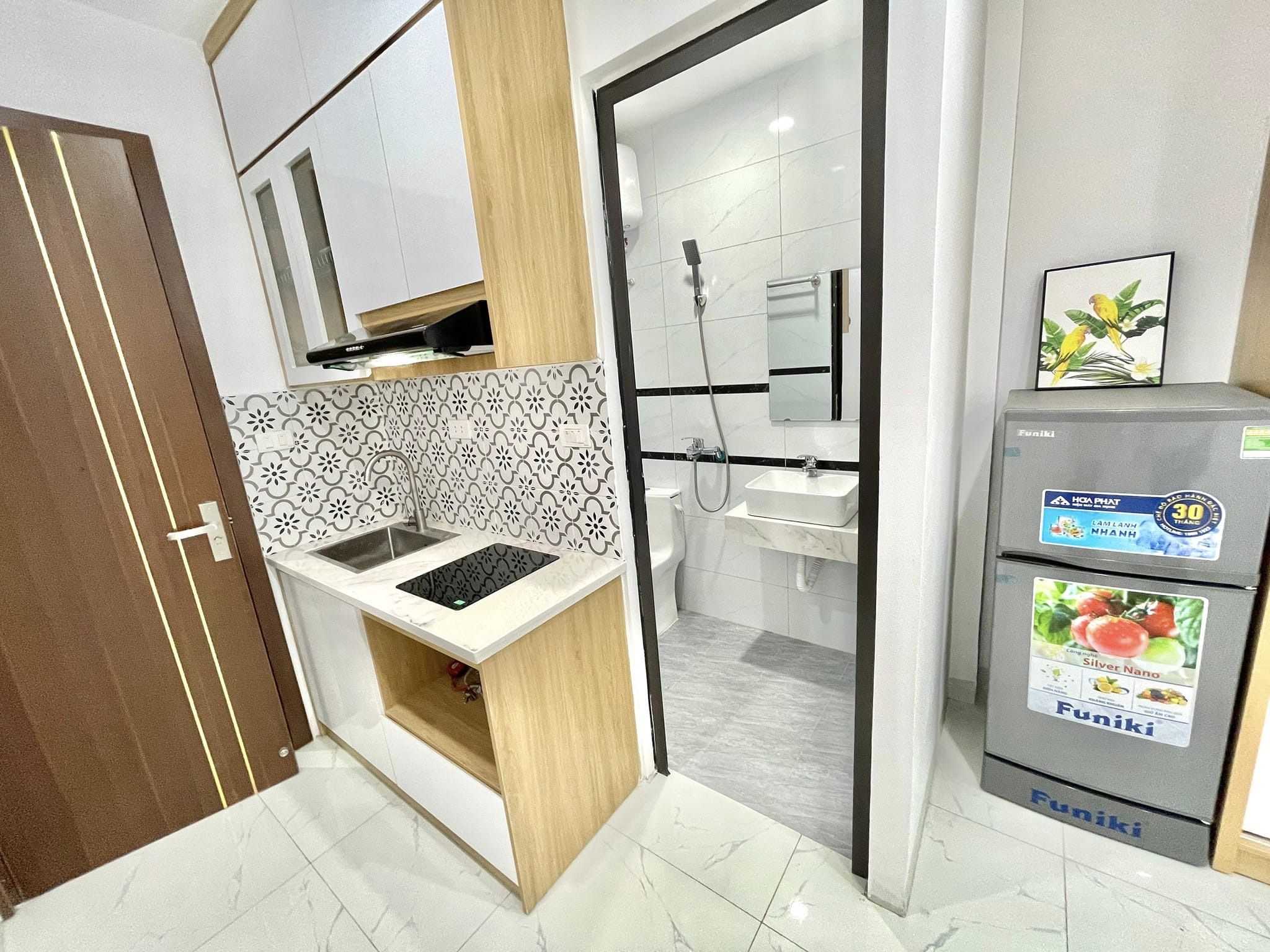 Bán nhà mới ngõ 28 Xuân La Tây Hồ thang máy ô tô 14 tỷ. Mới hoàn thiên