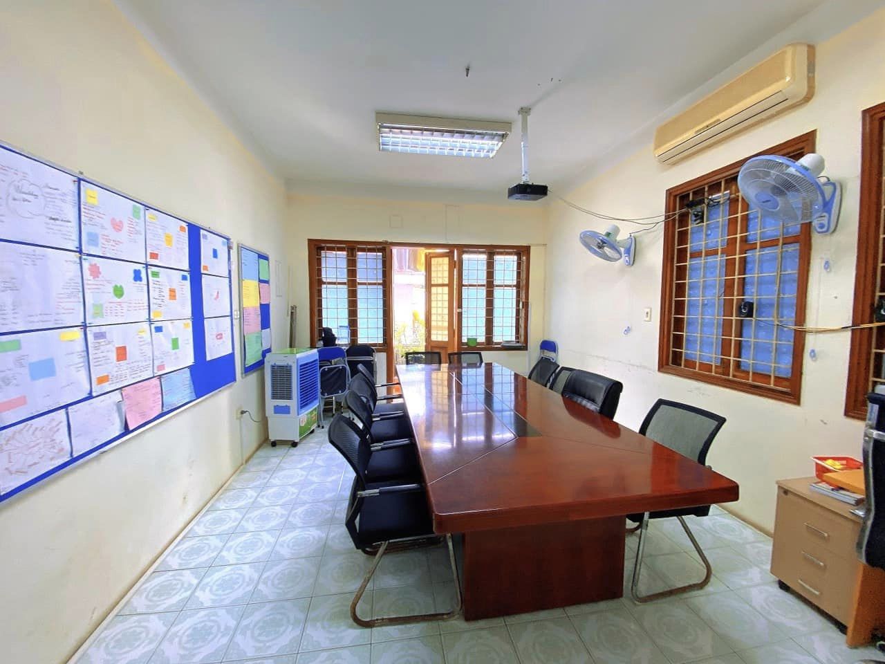 Bán nhà mặt phố Ngọc Khánh Ba Đình Hà Nội 50 tỷ. Mặt tiên 6.5m
