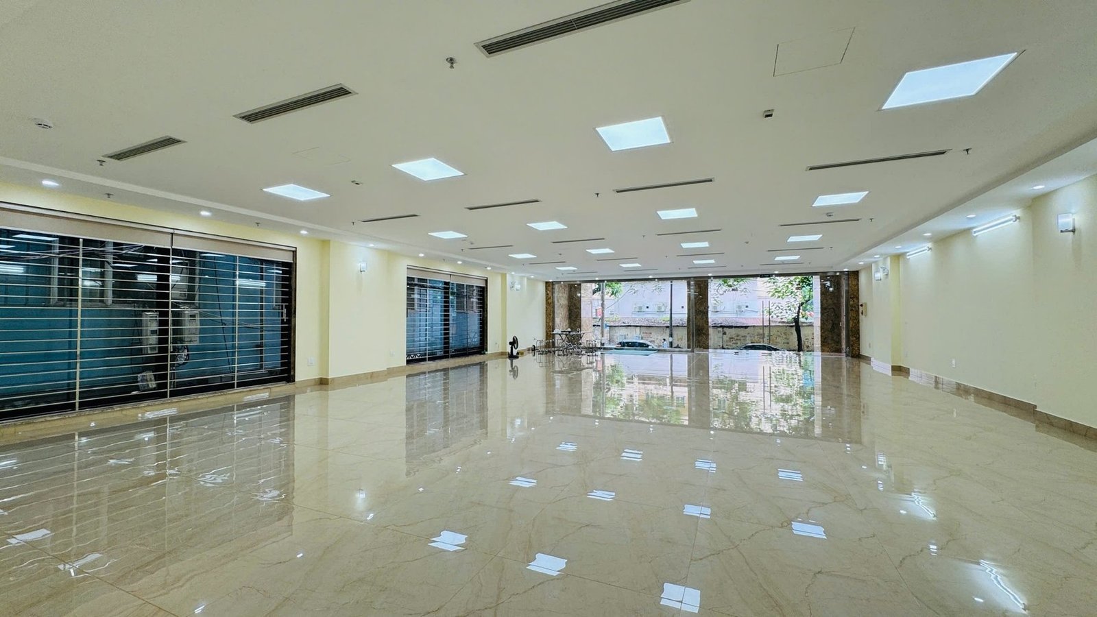 BÁN TÒA NHÀ MẶT PHỐ HOÀNG NGÂN – LÔ GÓC 3 THOÁNG – 10 TẦNG – 2 HẦM – DT 360M2 – MT 12M – GIÁ 353 TỶ