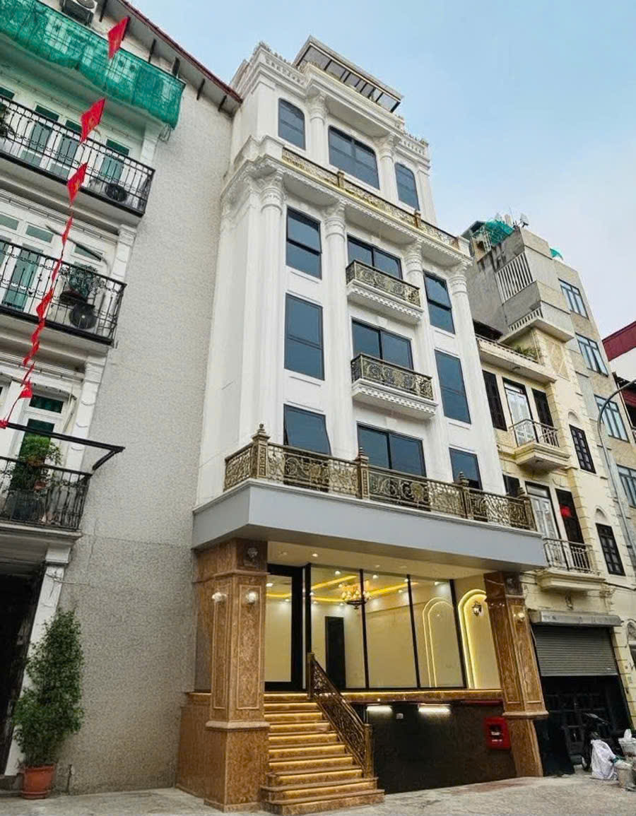 Cho thuê nhà, 115m2_ 5T; Huỳnh Thúc Kháng, Nguyên Hồng, Đống Đa -40 tr