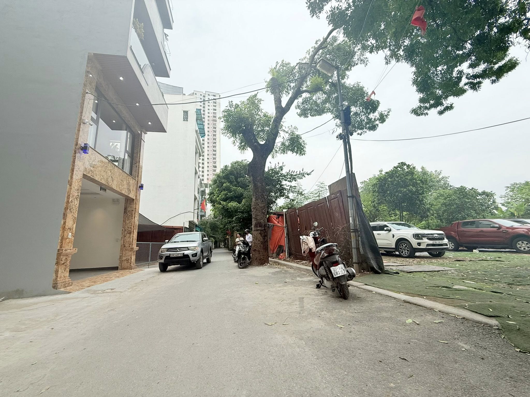 BÁN NHÀ KHU BÁN ĐÀO LINH ĐÀM. 7 TẦNG. THANG MÁY. GARA Ô TÔ. KINH DOANH.