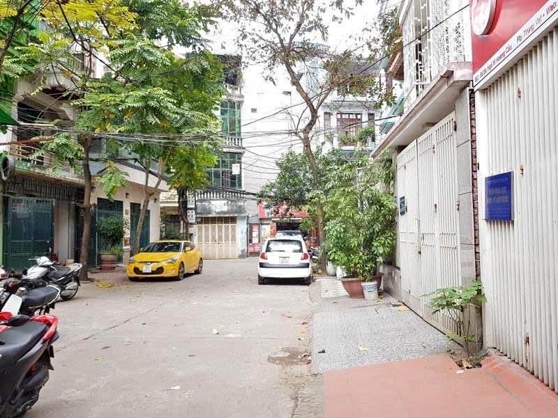 NGUYỄN CHÍ THANH BA ĐÌNH - Ô TÔ TRÁNH, VỈA HÈ KINH DOANH, 75M2, GIÁ 3X TỶ.