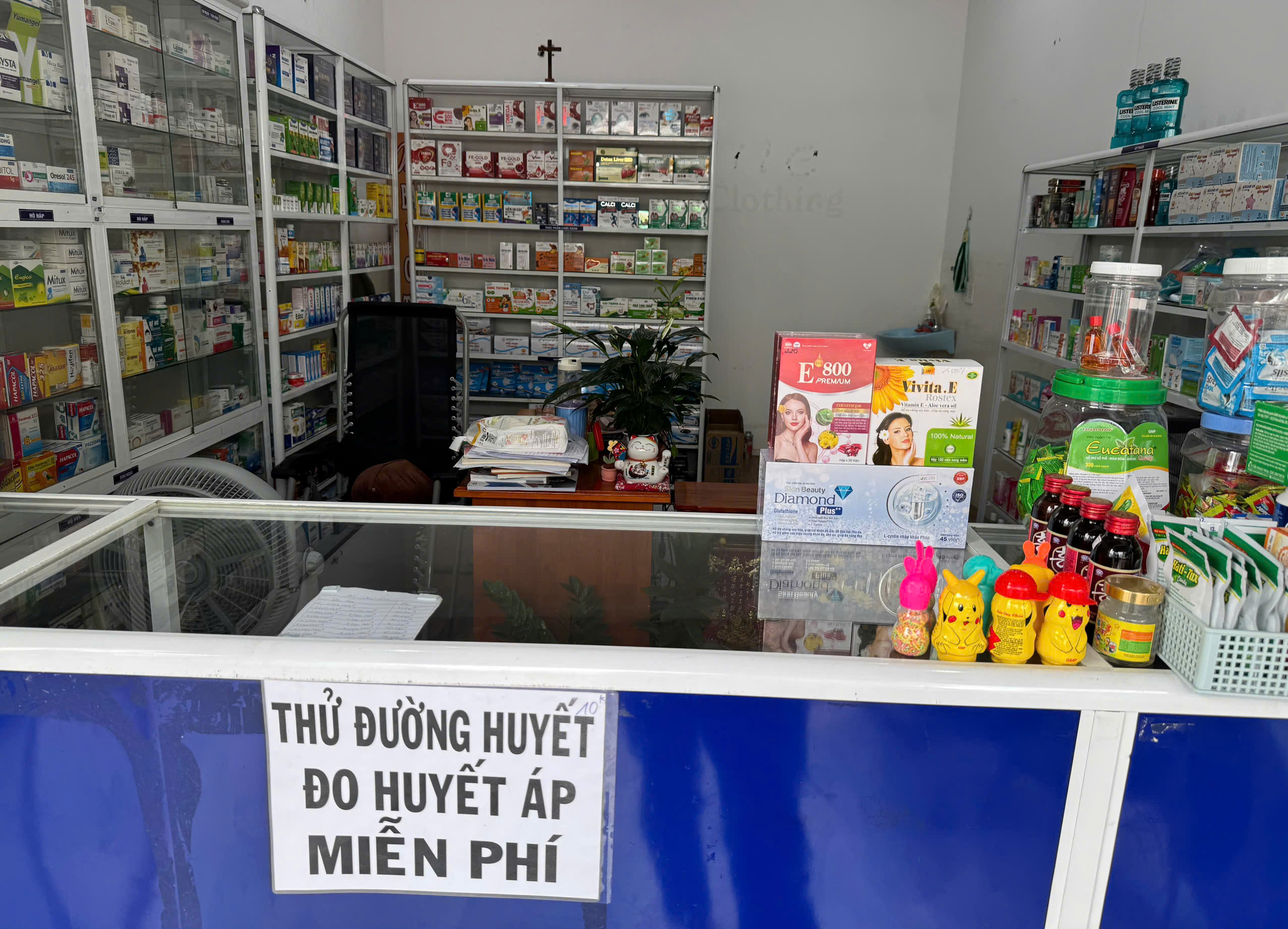 EM CẦN SANG GẤP MẶT BẰNG, CƠ SỞ VẬT CHẤT NHÀ THUỐC Khu vực gần chợ Trại Bò, Long Bình, Đồng Nai