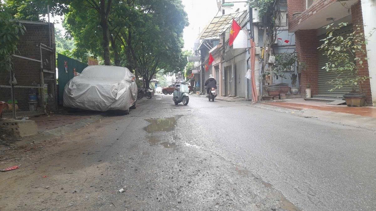 Bán Nhà Phùng Khoang. Thanh Xuân. Thang Máy. Ô Tô. Vỉa Hè. DT 105m2. MT 5.5m. Giá 34.2 Tỷ.