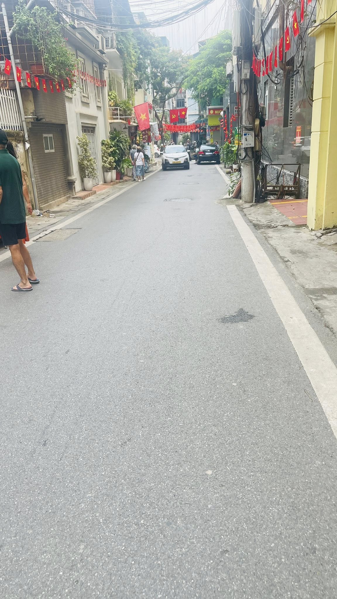 Nhà Phan Đình Phùng 70M2 Mặt Tiền 10M 4 Tầng 27.7 Tỷ Ô TÔ đỗ Cửa