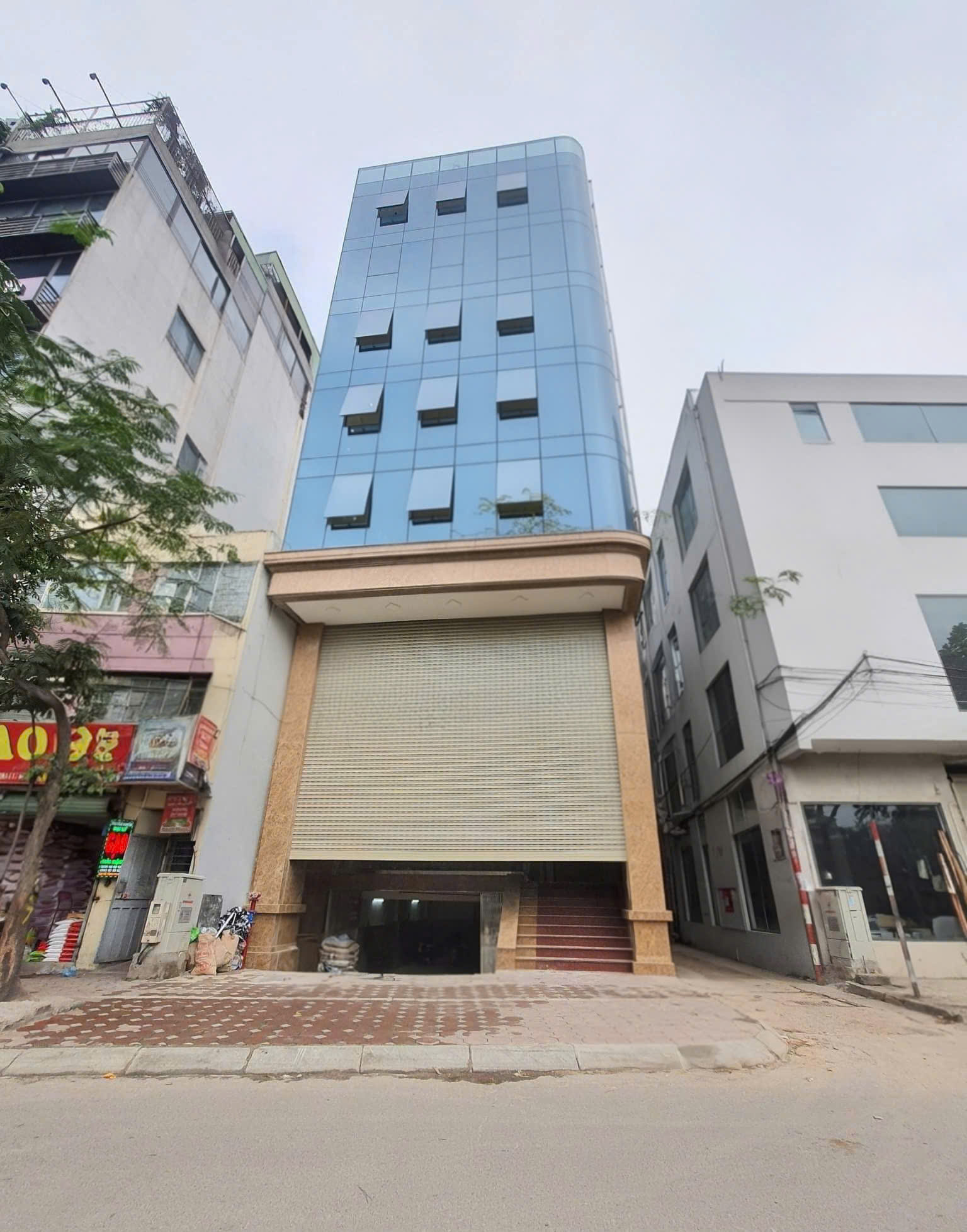 Cho thuê nhà, 140m2- 6T, Nguyễn Trường Tộ, Hàng Than, Trấn Vũ -69 tr