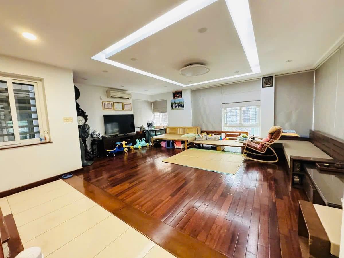 Siêu phẩm phân lô Trung kính - Lô góc - Gara ô tô - 100m² - nhỉnh 30 tỷ