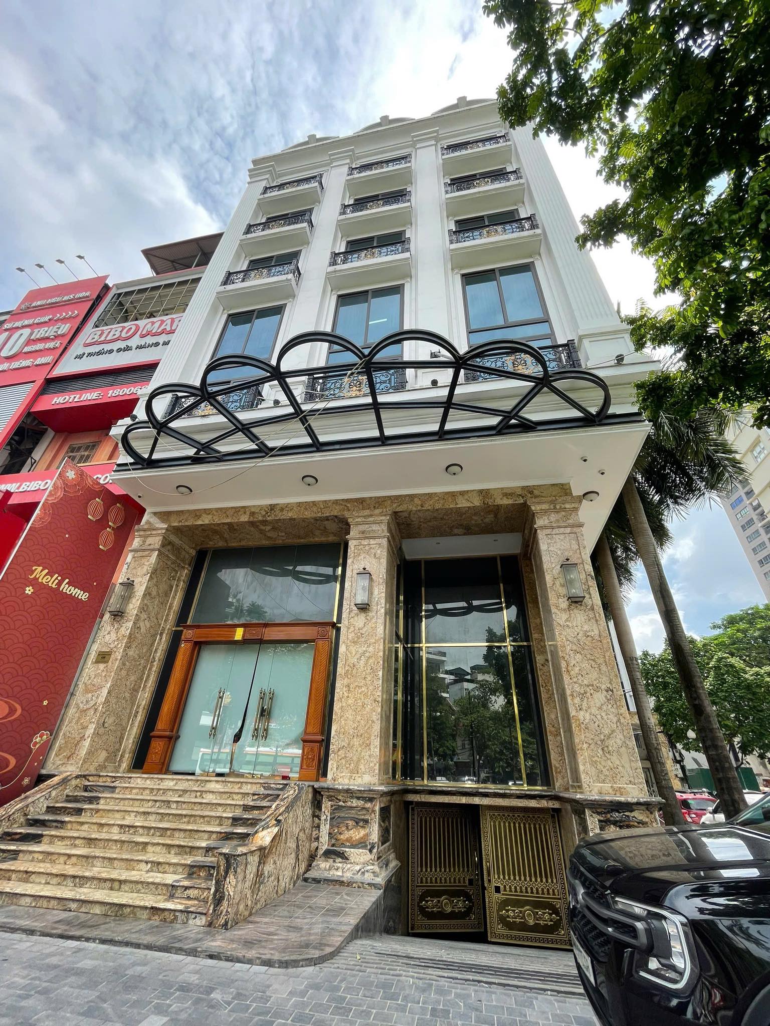 Gía Đầu Tư ! 9 Tầng Mặt Tiền 12M Hồ Trúc Bạch 150 Tỷ Khách Sạn ,Apartment Cao Cấp