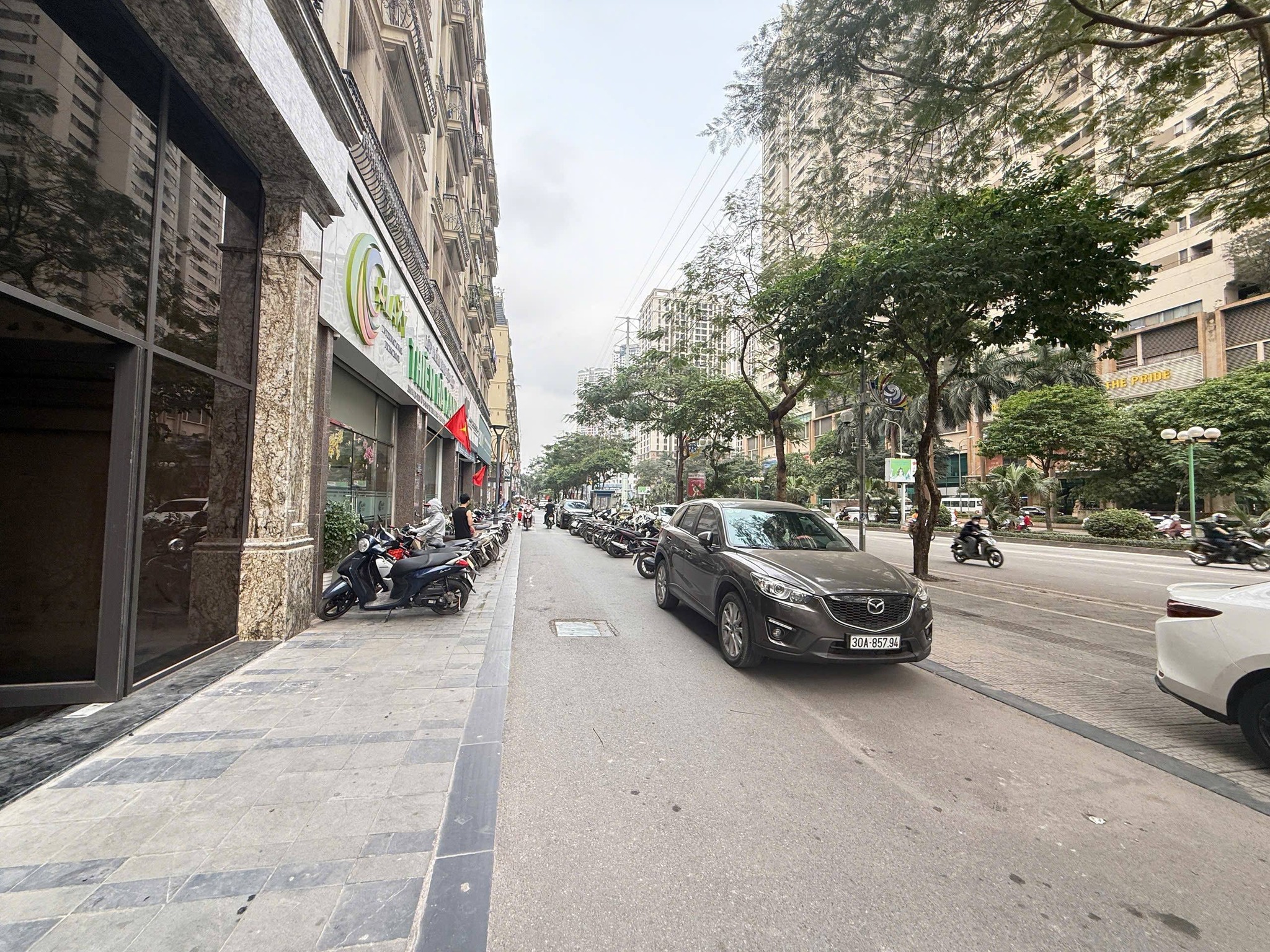 TÒA NHÀ MẶT ĐƯỜNG TỐ HỮU. HÀ ĐÔNG. 318M2 - 8 TẦNG. 2 THANG MÁY. MT 13M.
